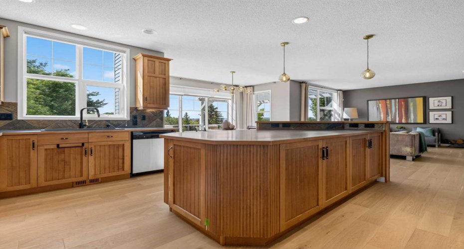 124 Valley Creek Crescent, Calgary, Alberta T3B 5V3, 4 Bedroom Bedrooms, 0 ,3 BathroomBathrooms,Residential,For Sale,Valley Creek,0,A2325536
