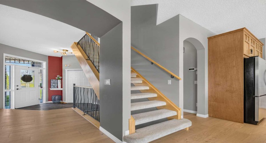 124 Valley Creek Crescent, Calgary, Alberta T3B 5V3, 4 Bedroom Bedrooms, 0 ,3 BathroomBathrooms,Residential,For Sale,Valley Creek,0,A2325536