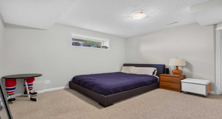 124 Valley Creek Crescent, Calgary, Alberta T3B 5V3, 4 Bedroom Bedrooms, 0 ,3 BathroomBathrooms,Residential,For Sale,Valley Creek,0,A2325536