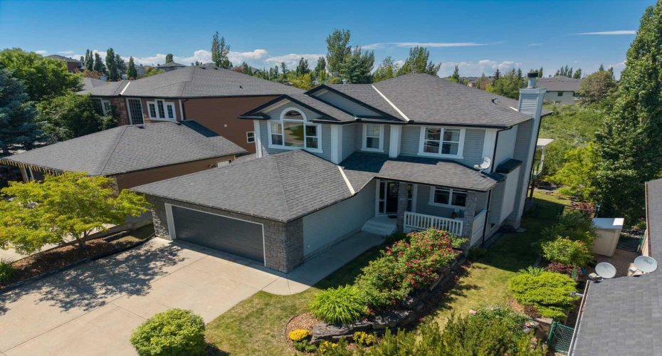 124 Valley Creek Crescent, Calgary, Alberta T3B 5V3, 4 Bedroom Bedrooms, 0 ,3 BathroomBathrooms,Residential,For Sale,Valley Creek,0,A2325536