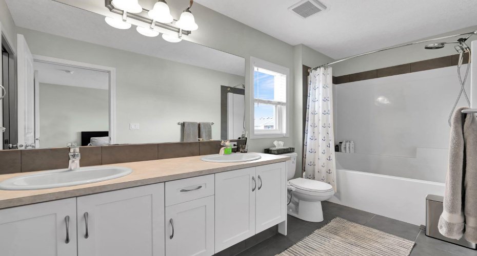 40 Legacy Glen Street, Calgary, Alberta T2X 3E2, 3 Bedroom Bedrooms, 0 ,3 BathroomBathrooms,Residential,For Sale,Legacy Glen,0,A2328362
