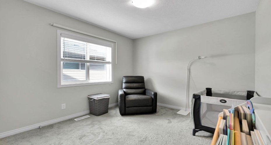 40 Legacy Glen Street, Calgary, Alberta T2X 3E2, 3 Bedroom Bedrooms, 0 ,3 BathroomBathrooms,Residential,For Sale,Legacy Glen,0,A2328362