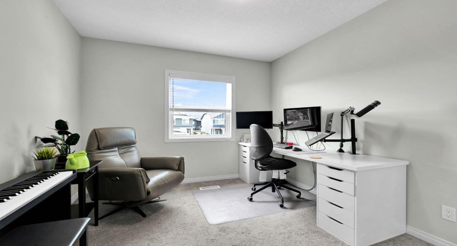 40 Legacy Glen Street, Calgary, Alberta T2X 3E2, 3 Bedroom Bedrooms, 0 ,3 BathroomBathrooms,Residential,For Sale,Legacy Glen,0,A2328362
