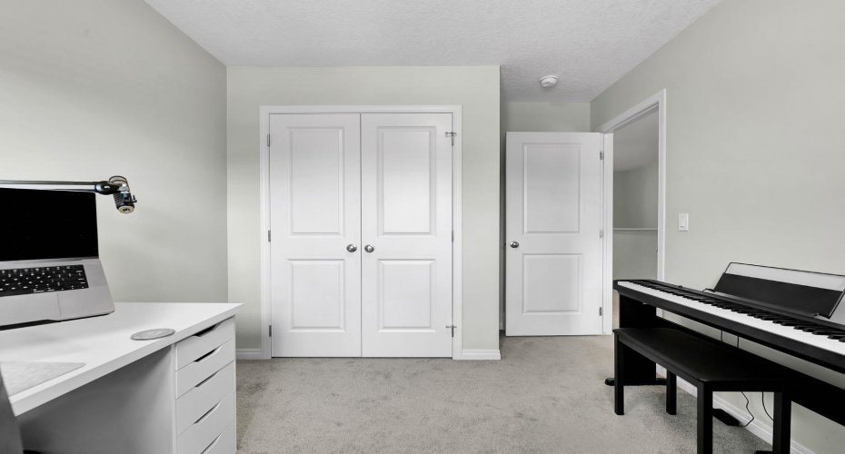 40 Legacy Glen Street, Calgary, Alberta T2X 3E2, 3 Bedroom Bedrooms, 0 ,3 BathroomBathrooms,Residential,For Sale,Legacy Glen,0,A2328362