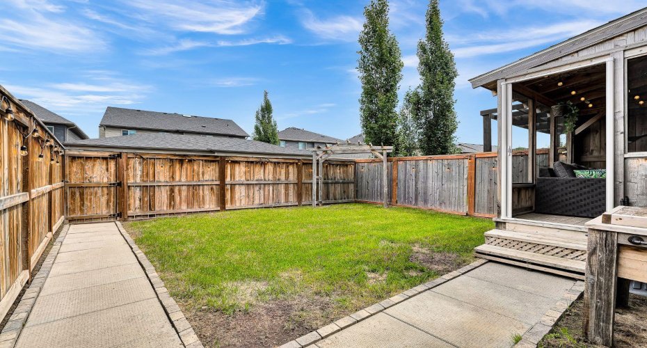40 Legacy Glen Street, Calgary, Alberta T2X 3E2, 3 Bedroom Bedrooms, 0 ,3 BathroomBathrooms,Residential,For Sale,Legacy Glen,0,A2328362