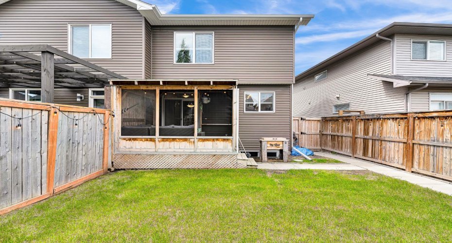 40 Legacy Glen Street, Calgary, Alberta T2X 3E2, 3 Bedroom Bedrooms, 0 ,3 BathroomBathrooms,Residential,For Sale,Legacy Glen,0,A2328362