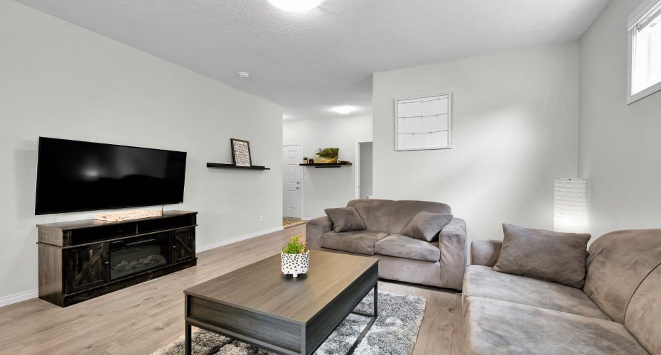 40 Legacy Glen Street, Calgary, Alberta T2X 3E2, 3 Bedroom Bedrooms, 0 ,3 BathroomBathrooms,Residential,For Sale,Legacy Glen,0,A2328362