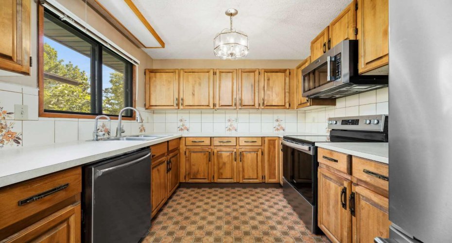 80 Macewan Drive, Calgary, Alberta T3K 2P7, 4 Bedroom Bedrooms, 0 ,3 BathroomBathrooms,Residential,For Sale,Macewan,0,A2325610