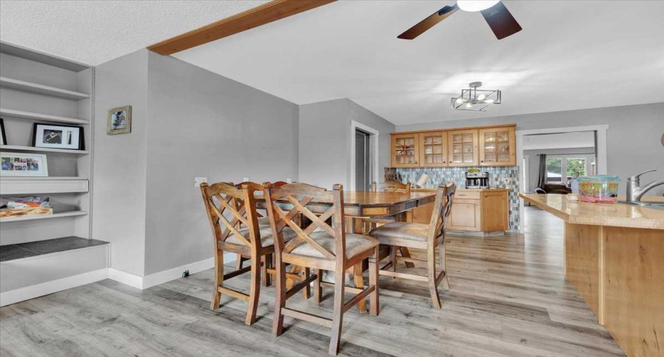125 13 Avenue, Carstairs, Alberta T0M0N0, 6 Bedroom Bedrooms, 0 ,3 BathroomBathrooms,Residential,For Sale,13,0,A2326151
