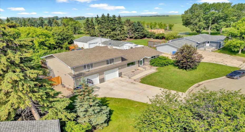 125 13 Avenue, Carstairs, Alberta T0M0N0, 6 Bedroom Bedrooms, 0 ,3 BathroomBathrooms,Residential,For Sale,13,0,A2326151