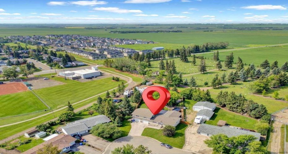 125 13 Avenue, Carstairs, Alberta T0M0N0, 6 Bedroom Bedrooms, 0 ,3 BathroomBathrooms,Residential,For Sale,13,0,A2326151