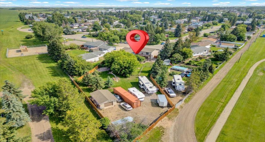 125 13 Avenue, Carstairs, Alberta T0M0N0, 6 Bedroom Bedrooms, 0 ,3 BathroomBathrooms,Residential,For Sale,13,0,A2326151