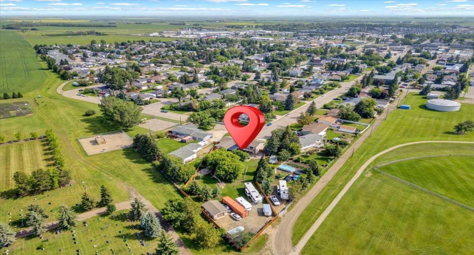 125 13 Avenue, Carstairs, Alberta T0M0N0, 6 Bedroom Bedrooms, 0 ,3 BathroomBathrooms,Residential,For Sale,13,0,A2326151