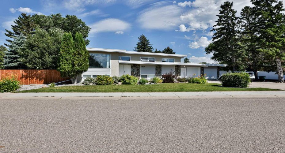 1019 Glacier Drive, Lethbridge, Alberta T1K 3N3, 4 Bedroom Bedrooms, 0 ,3 BathroomBathrooms,Residential,For Sale,Glacier,0,A2328372