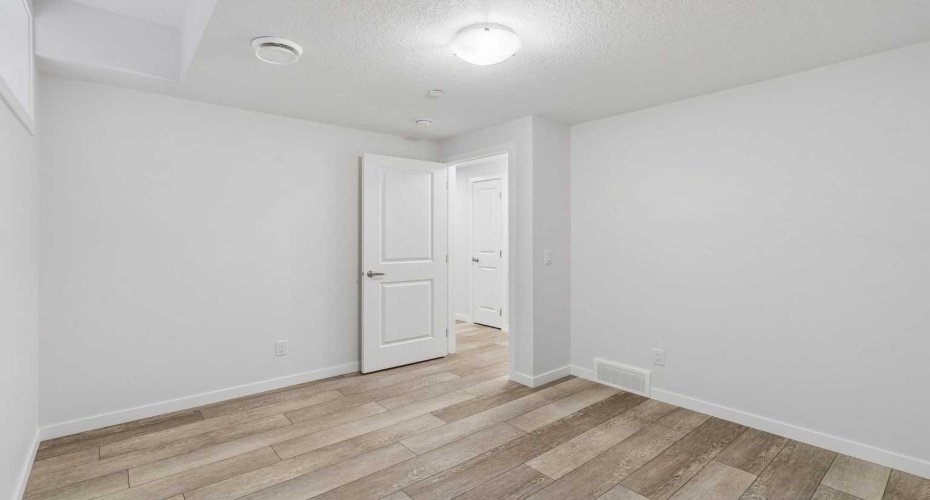 215 Lucas Terrace, Calgary, Alberta T3P1X3, 5 Bedroom Bedrooms, 0 ,4 BathroomBathrooms,Residential,For Sale,Lucas,0,A2326202