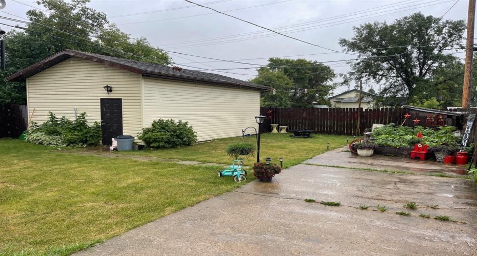 4721 55th Avenue, High Prairie, Alberta T0G 1E0, 4 Bedroom Bedrooms, 0 ,2 BathroomBathrooms,Residential,For Sale,55th Avenue,0,A2328376
