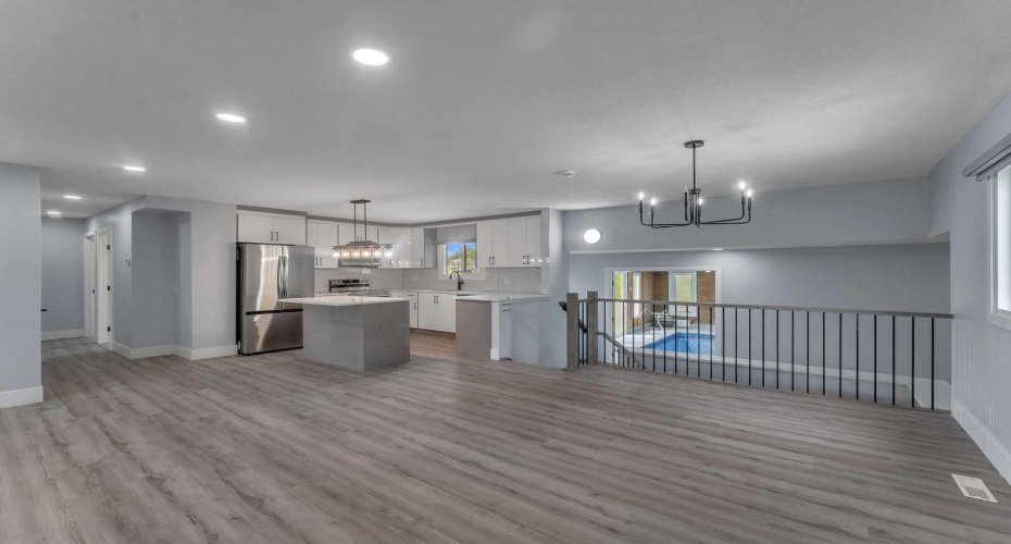 2930 Oakmoor Crescent, Calgary, Alberta T2V 3Z7, 5 Bedroom Bedrooms, 0 ,4 BathroomBathrooms,Residential,For Sale,Oakmoor,0,A2328379