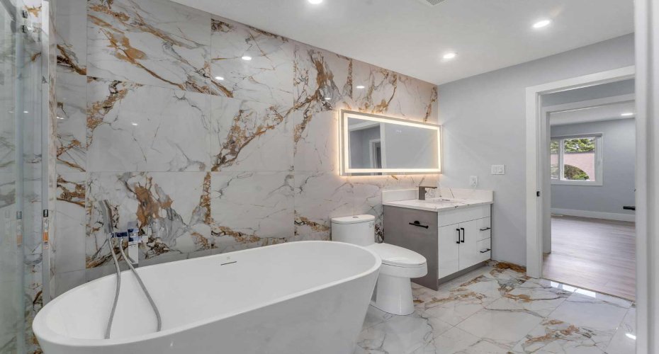 2930 Oakmoor Crescent, Calgary, Alberta T2V 3Z7, 5 Bedroom Bedrooms, 0 ,4 BathroomBathrooms,Residential,For Sale,Oakmoor,0,A2328379