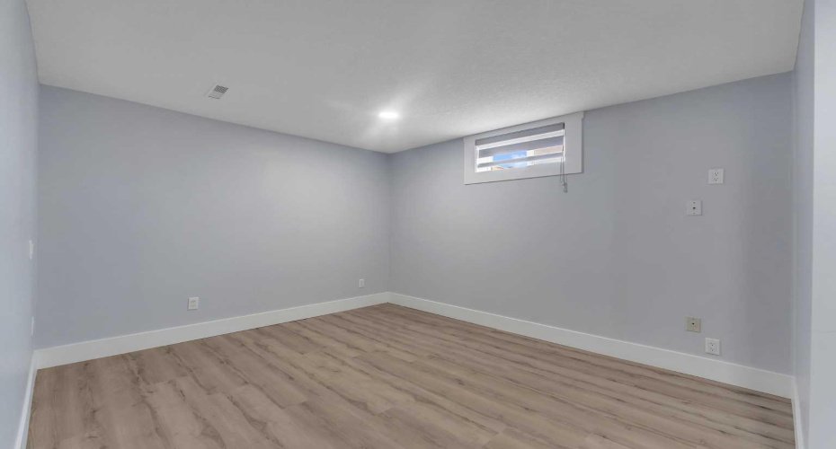 2930 Oakmoor Crescent, Calgary, Alberta T2V 3Z7, 5 Bedroom Bedrooms, 0 ,4 BathroomBathrooms,Residential,For Sale,Oakmoor,0,A2328379