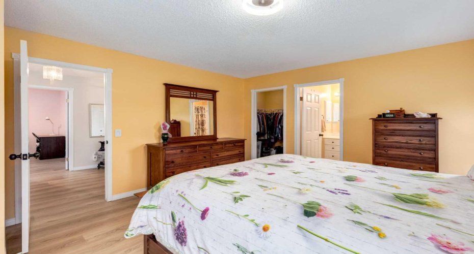 191 Bridlewood Circle, Calgary, Alberta T2Y 3L2, 3 Bedroom Bedrooms, 0 ,3 BathroomBathrooms,Residential,For Sale,Bridlewood,0,A2326400