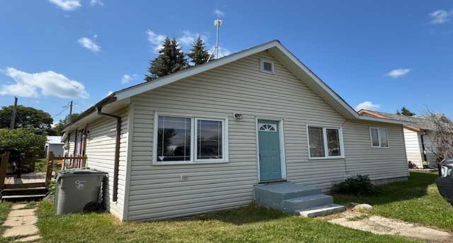208 1 Street, Lashburn, Saskatchewan S0M 1M0, 2 Bedroom Bedrooms, 0 ,1 BathroomBathrooms,Residential,For Sale,1,0,A2328406