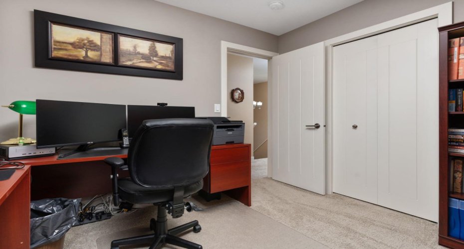 bedroom/office