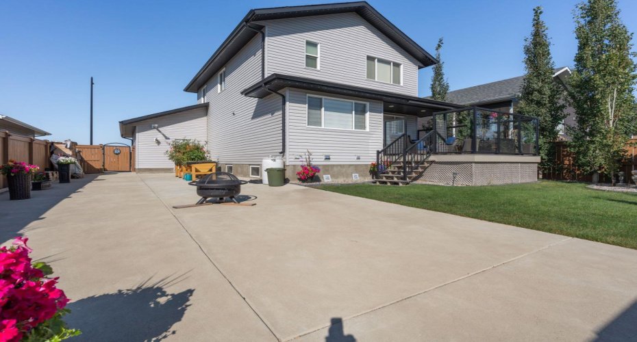 RV parking in backyard