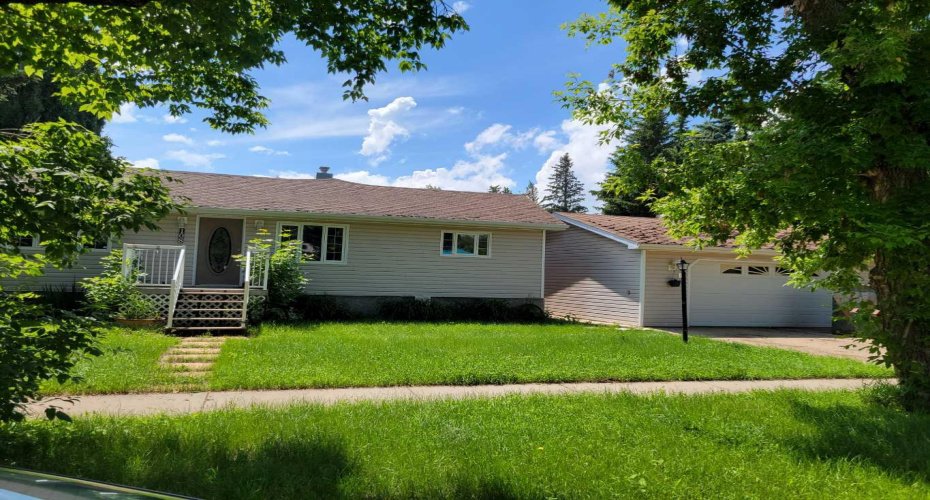 108 2 Avenue, Alliance, Alberta T0B0A0, 3 Bedroom Bedrooms, 0 ,3 BathroomBathrooms,Residential,For Sale,2,0,A2326689
