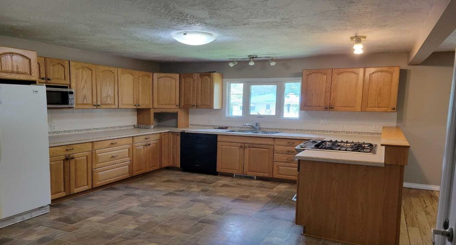108 2 Avenue, Alliance, Alberta T0B0A0, 3 Bedroom Bedrooms, 0 ,3 BathroomBathrooms,Residential,For Sale,2,0,A2326689