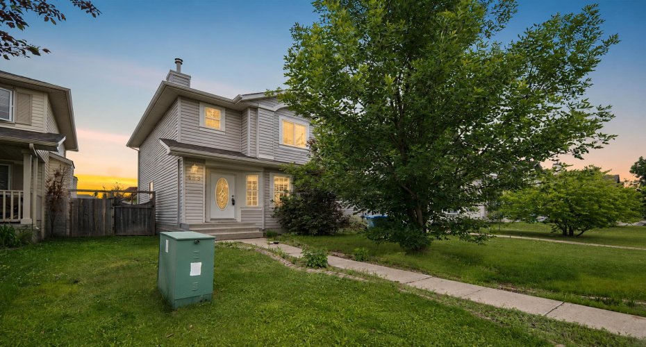 269 Smallwood Street, Fort McMurray, Alberta T9K 2L4, 3 Bedroom Bedrooms, 0 ,3 BathroomBathrooms,Residential,For Sale,Smallwood,0,A2328430