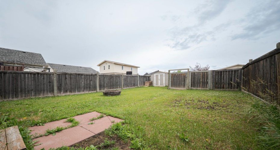 269 Smallwood Street, Fort McMurray, Alberta T9K 2L4, 3 Bedroom Bedrooms, 0 ,3 BathroomBathrooms,Residential,For Sale,Smallwood,0,A2328430