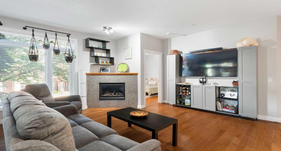 24 Hemlock Crescent, Calgary, Alberta T3C2Z1, 2 Bedroom Bedrooms, 0 ,2 BathroomBathrooms,Residential,For Sale,Hemlock,0,A2326839