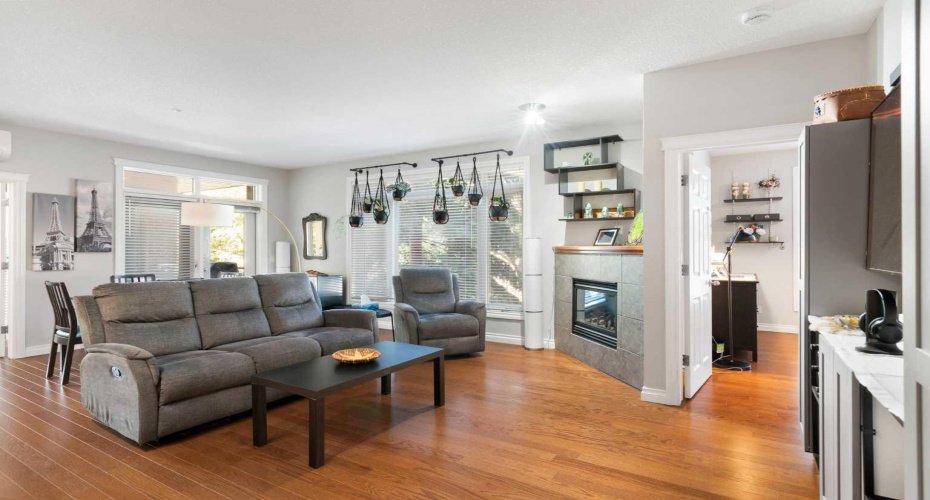 24 Hemlock Crescent, Calgary, Alberta T3C2Z1, 2 Bedroom Bedrooms, 0 ,2 BathroomBathrooms,Residential,For Sale,Hemlock,0,A2326839