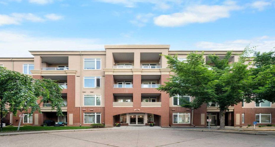 24 Hemlock Crescent, Calgary, Alberta T3C2Z1, 2 Bedroom Bedrooms, 0 ,2 BathroomBathrooms,Residential,For Sale,Hemlock,0,A2326839