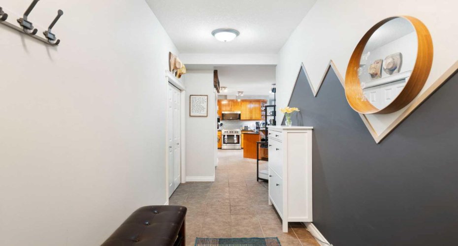 24 Hemlock Crescent, Calgary, Alberta T3C2Z1, 2 Bedroom Bedrooms, 0 ,2 BathroomBathrooms,Residential,For Sale,Hemlock,0,A2326839