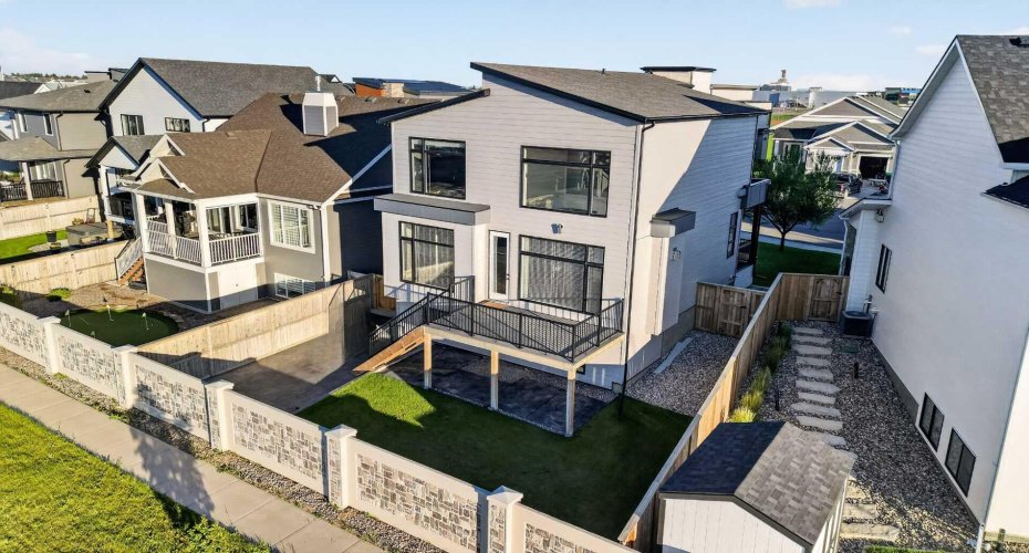 1039 Caledonia Place, Lethbridge, Alberta T1J 5W1, 5 Bedroom Bedrooms, 0 ,4 BathroomBathrooms,Residential,For Sale,Caledonia,0,A2326871