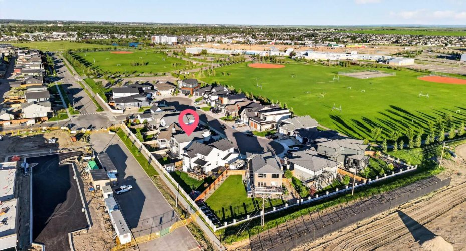 1039 Caledonia Place, Lethbridge, Alberta T1J 5W1, 5 Bedroom Bedrooms, 0 ,4 BathroomBathrooms,Residential,For Sale,Caledonia,0,A2326871