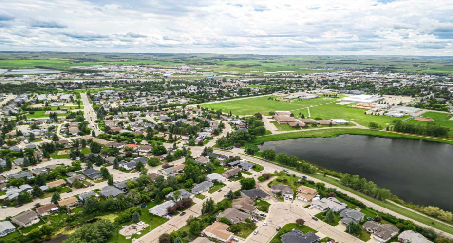 44 Lakes Close, Lacombe, Alberta T4L 1S4, 4 Bedroom Bedrooms, 0 ,4 BathroomBathrooms,Residential,For Sale,Lakes,0,A2326908