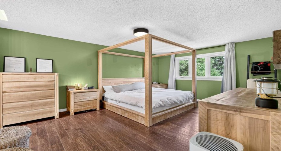 Large Primary Bedroom