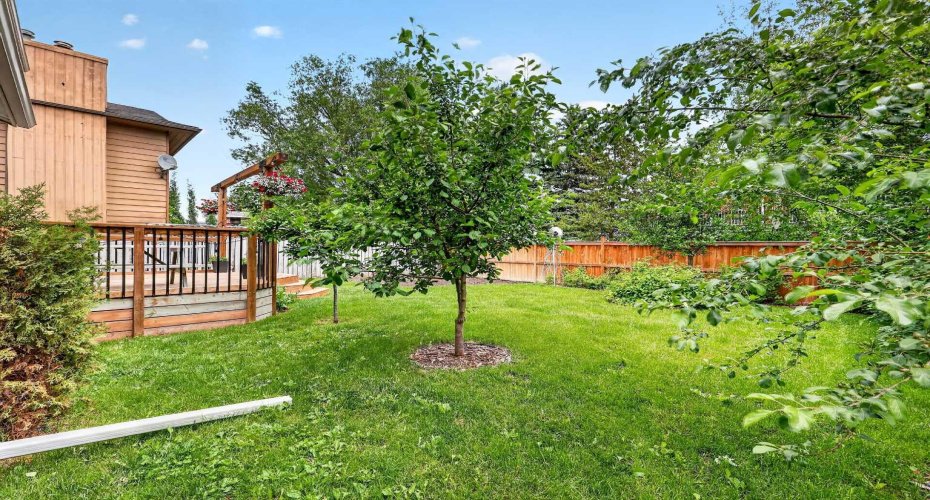 181 Woodhaven Drive, Okotoks, Alberta T1S 1L8, 3 Bedrooms Bedrooms, ,3 BathroomsBathrooms,Residential,For Sale,Woodhaven,A2326939