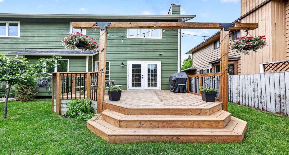 181 Woodhaven Drive, Okotoks, Alberta T1S 1L8, 3 Bedrooms Bedrooms, ,3 BathroomsBathrooms,Residential,For Sale,Woodhaven,A2326939