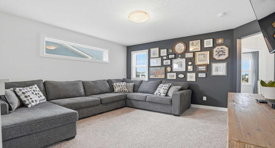110 Drake Landing Gardens, Okotoks, Alberta T1S 0P9, 5 Bedrooms Bedrooms, ,3 BathroomsBathrooms,Residential,For Sale,Drake Landing,A2326941