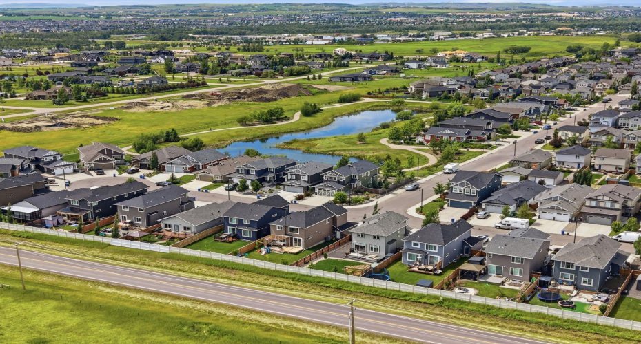 110 Drake Landing Gardens, Okotoks, Alberta T1S 0P9, 5 Bedrooms Bedrooms, ,3 BathroomsBathrooms,Residential,For Sale,Drake Landing,A2326941