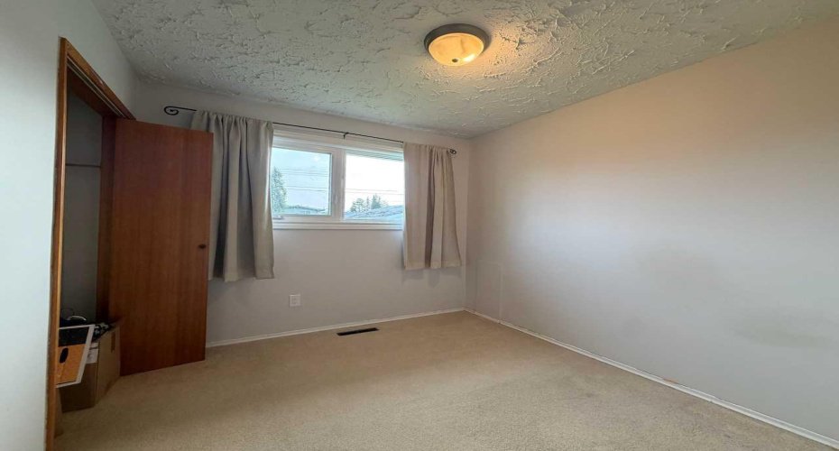 22 Athabasca Drive, Whitecourt, Alberta T7S 1H2, 4 Bedroom Bedrooms, 0 ,2 BathroomBathrooms,Residential,For Sale,Athabasca,0,A2326949