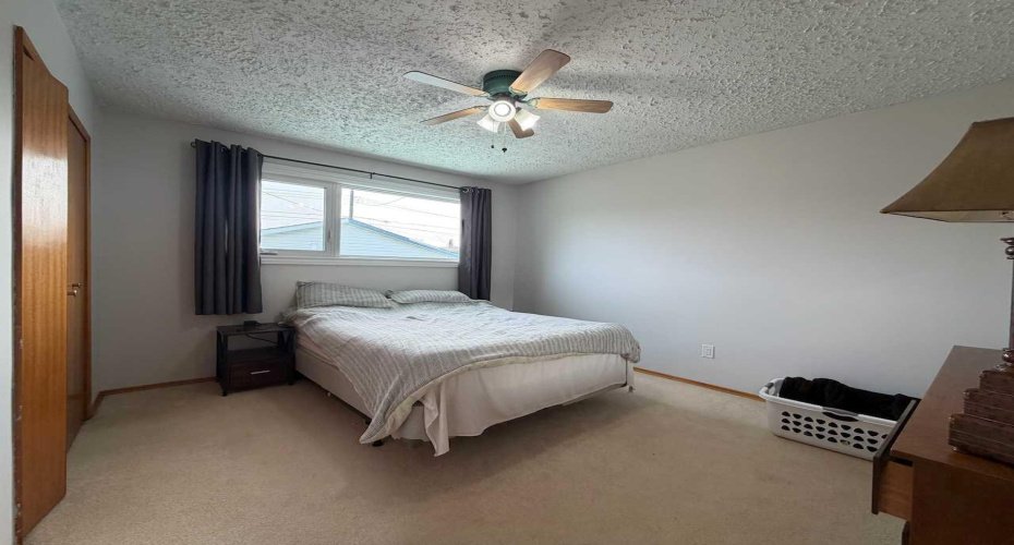 22 Athabasca Drive, Whitecourt, Alberta T7S 1H2, 4 Bedroom Bedrooms, 0 ,2 BathroomBathrooms,Residential,For Sale,Athabasca,0,A2326949