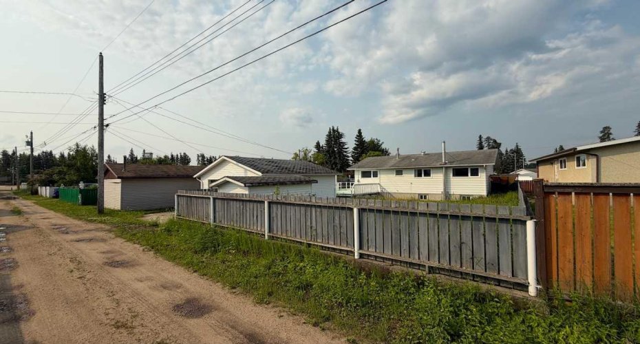 22 Athabasca Drive, Whitecourt, Alberta T7S 1H2, 4 Bedroom Bedrooms, 0 ,2 BathroomBathrooms,Residential,For Sale,Athabasca,0,A2326949