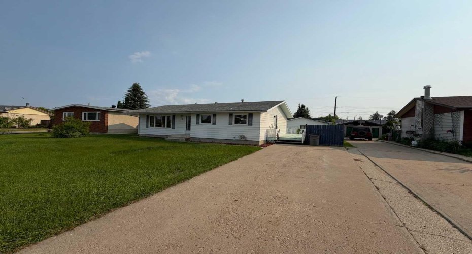 22 Athabasca Drive, Whitecourt, Alberta T7S 1H2, 4 Bedroom Bedrooms, 0 ,2 BathroomBathrooms,Residential,For Sale,Athabasca,0,A2326949