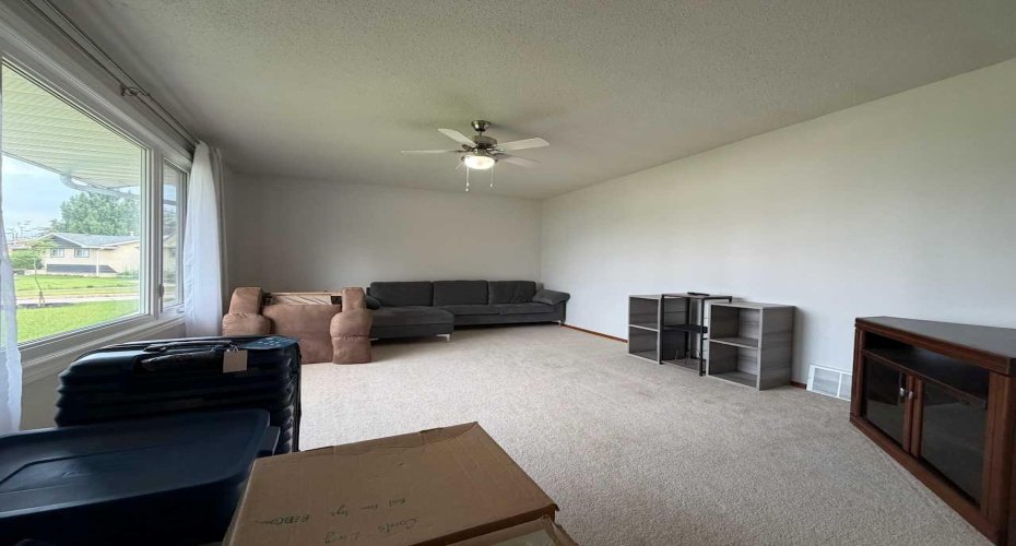 22 Athabasca Drive, Whitecourt, Alberta T7S 1H2, 4 Bedroom Bedrooms, 0 ,2 BathroomBathrooms,Residential,For Sale,Athabasca,0,A2326949