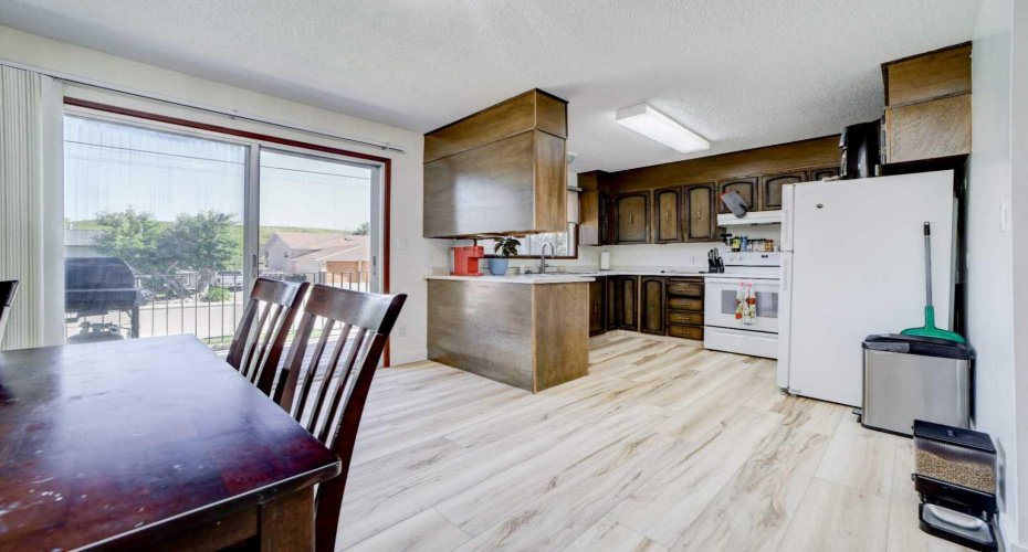 532 Indian Street, Pincher Creek, Alberta T0K 1W0, 2 Bedroom Bedrooms, 0 ,3 BathroomBathrooms,Residential,For Sale,Indian,0,A2326998