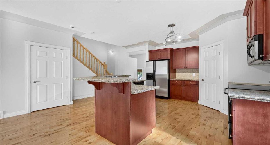125 25 Avenue, Calgary, Alberta T2M 2A4, 4 Bedroom Bedrooms, 0 ,4 BathroomBathrooms,Residential,For Sale,25,0,A2327025